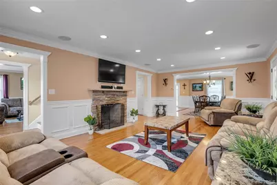 10 Field Avenue, Hicksville, NY 11801 - Photo 11