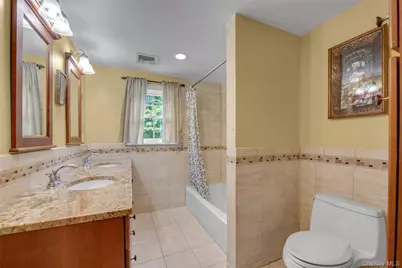 10 Field Avenue, Hicksville, NY 11801 - Photo 21