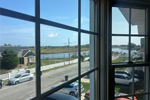 311 Riviera Pkwy, Lindenhurst, NY 11757 - Photo 19