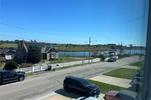 311 Riviera Pkwy, Lindenhurst, NY 11757 - Photo 7