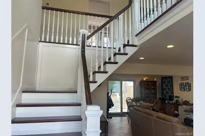 311 Riviera Parkway, Lindenhurst, NY 11757 - Photo 9