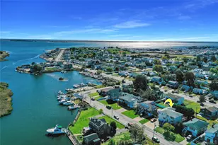 311 Riviera Pkwy, Lindenhurst, NY 11757 - Photo 5