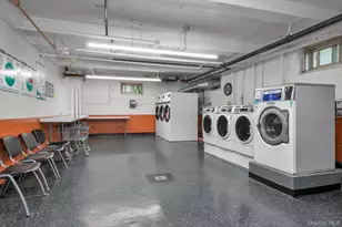 68-10 108th St, Forest Hills, NY 11375 - Photo 21