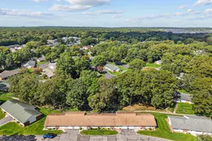 46 Trent Ct, Ridge, NY 11961 - Photo 3