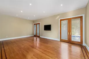 1-04 Malba Dr, Whitestone, NY 11357 - Photo 15