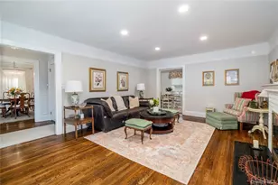 18 Midwood Rd, Rockville Centre, NY 11570 - Photo 3