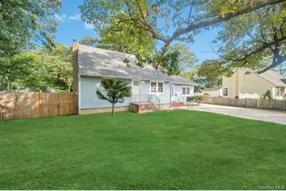 815 Udall Road, West Islip, NY 11795 - Photo 3