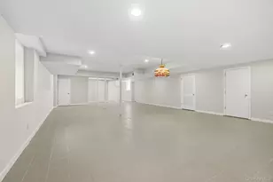 10 Cooper Rd, Scarsdale, NY 10583 - Photo 39