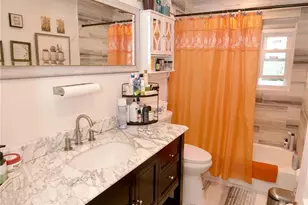 642 Dorothea Ln, Elmont, NY 11003 - Photo 9