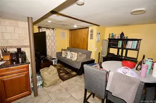 642 Dorothea Ln, Elmont, NY 11003 - Photo 11