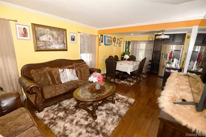 642 Dorothea Lane, Elmont, NY 11003 - Photo 5