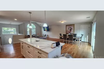 464 Granny Road, Medford, NY 11763 - Photo 5