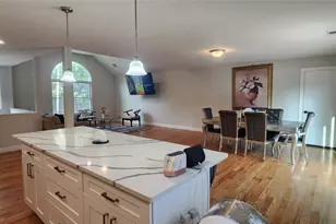 464 Granny Rd, Medford, NY 11763 - Photo 5