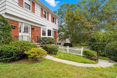 105 Sprague Road, Scarsdale, NY 10583 - Photo 3