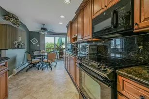 35 Manta Ct, Oakdale, NY 11769 - Photo 11