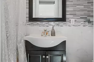 48-05 186th St, Fresh Meadows, NY 11365 - Photo 17