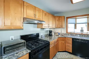 115 Myers Ave, Hicksville, NY 11801 - Photo 9