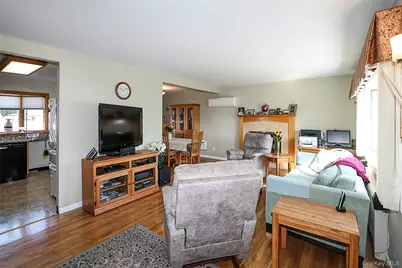 115 Myers Avenue, Hicksville, NY 11801 - Photo 5