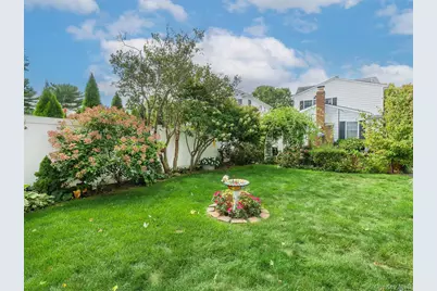 2067 Jackson Avenue, Seaford, NY 11783 - Photo 47