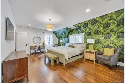 65 Clover Drive, Great Neck, NY 11021 - Photo 21