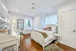 65 Clover Dr, Great Neck, NY 11021 - Photo 23