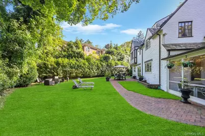 65 Clover Drive, Great Neck, NY 11021 - Photo 33