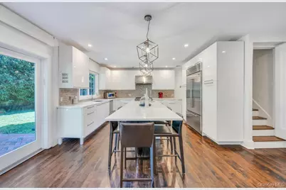 65 Clover Drive, Great Neck, NY 11021 - Photo 13