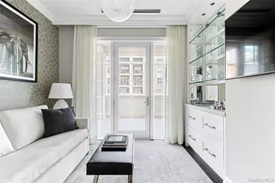 6000 Royal Court #6012, North Hills, NY 11040 - Photo 9