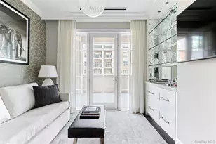 6000 Royal Ct, North Hills, NY 11040 - Photo 9