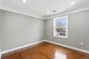 86 Moffitt Blvd, Islip, NY 11751 - Photo 21