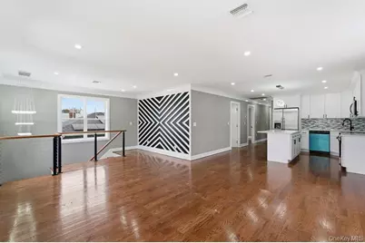 86 Moffitt Boulevard, Islip, NY 11751 - Photo 15