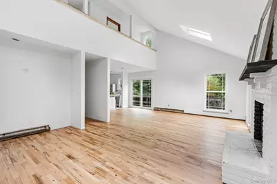 18 Norfolk Drive, White Sulphur Springs, NY 11937 - Photo 5