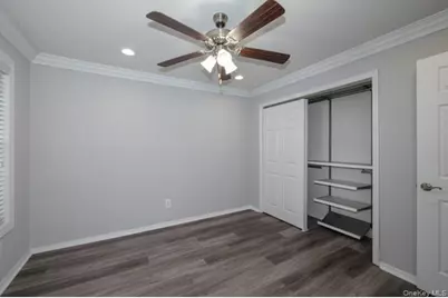 100 Overlook Drive #100, Farmingville, NY 11738 - Photo 9