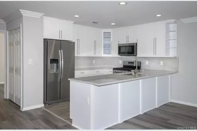 133 Overlook Drive #133, Farmingville, NY 11738 - Photo 3