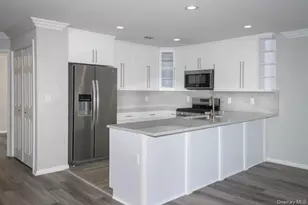 133 Overlook Dr, Farmingville, NY 11738 - Photo 3