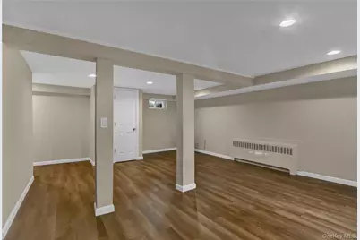 15 Cornwall Lane, Hicksville, NY 11801 - Photo 21