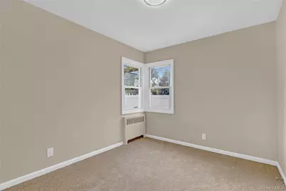 15 Cornwall Lane, Hicksville, NY 11801 - Photo 11