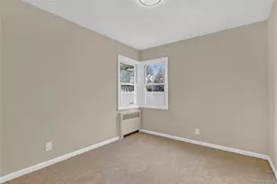 15 Cornwall Ln, Hicksville, NY 11801 - Photo 11