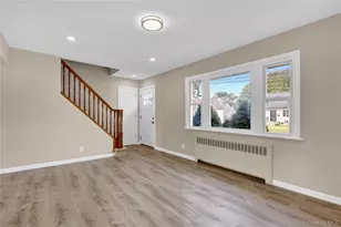 15 Cornwall Ln, Hicksville, NY 11801 - Photo 5