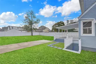 15 Cornwall Ln, Hicksville, NY 11801 - Photo 25