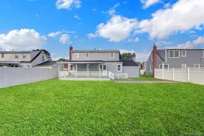 15 Cornwall Lane, Hicksville, NY 11801 - Photo 23