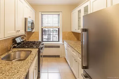 35 Parkview Avenue #4J, Bronxville, NY 10708 - Photo 5