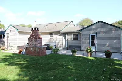 61 Saint Peters Drive, Brentwood, NY 11717 - Photo 17