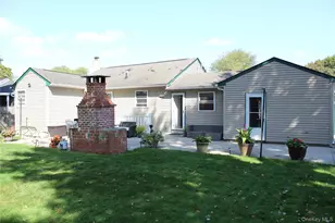 61 St Peters Dr, Brentwood, NY 11717 - Photo 17