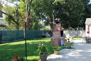 61 St Peters Dr, Brentwood, NY 11717 - Photo 15