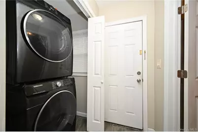 10 Pinebrook Avenue, West Hempstead, NY 11552 - Photo 9