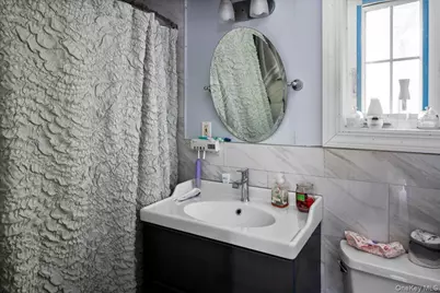 19633 Foothill Avenue, Hollis, NY 11423 - Photo 19