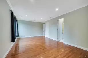 25 Wildwood Dr, Syosset, NY 11791 - Photo 27