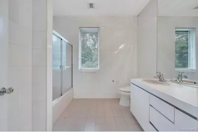 25 Wildwood Drive, Syosset, NY 11791 - Photo 31