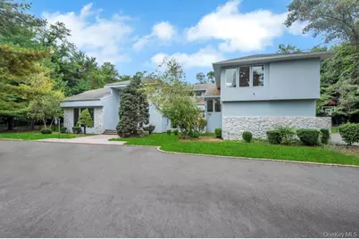 25 Wildwood Drive, Syosset, NY 11791 - Photo 3